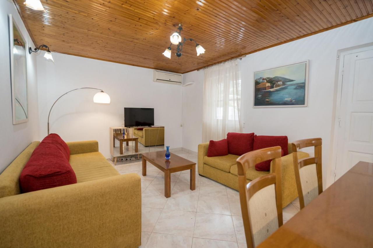 Hydra'S Harbor Hideaways - Cozy Coastal Getaways Apartman Kültér fotó