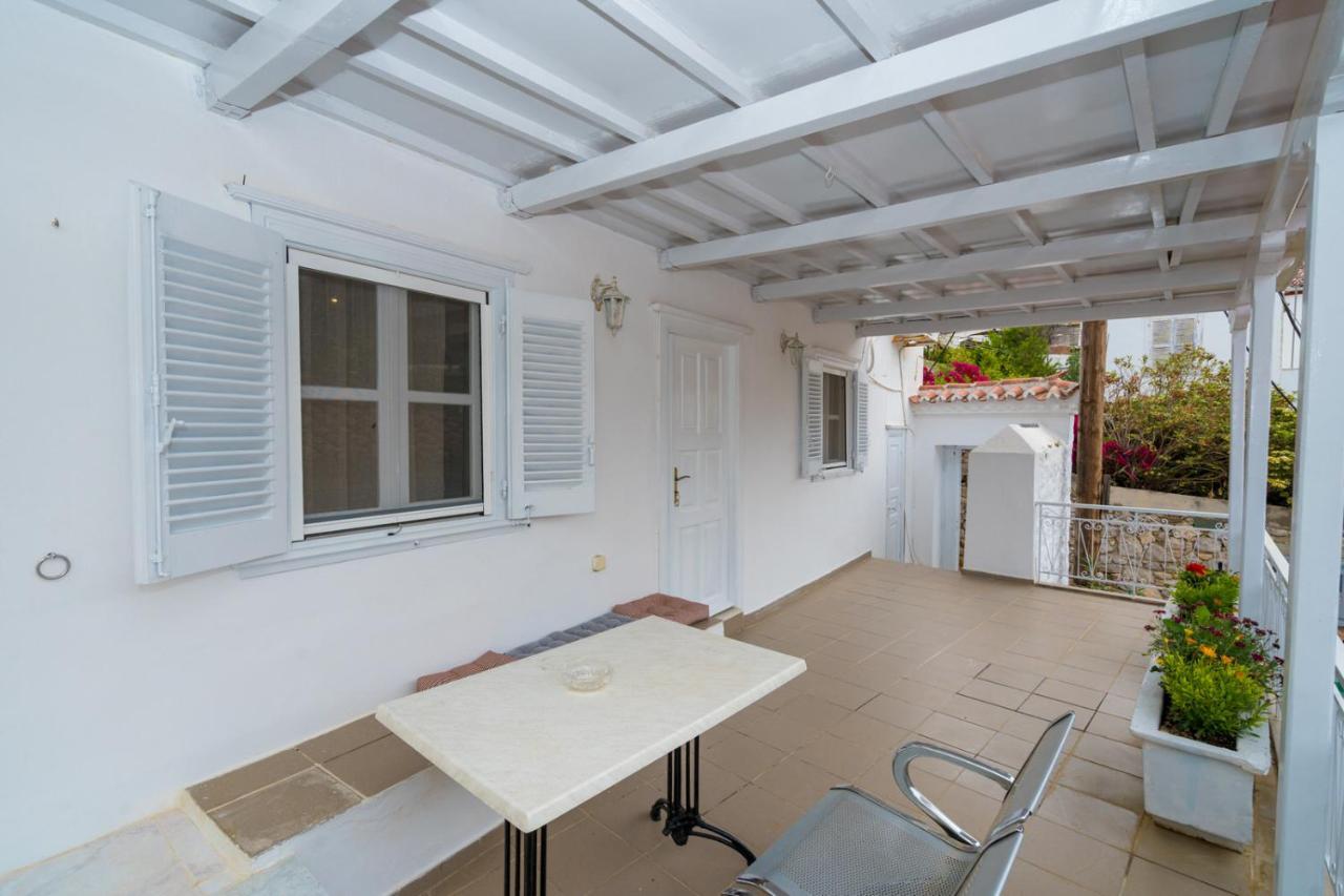 Hydra'S Harbor Hideaways - Cozy Coastal Getaways Apartman Kültér fotó